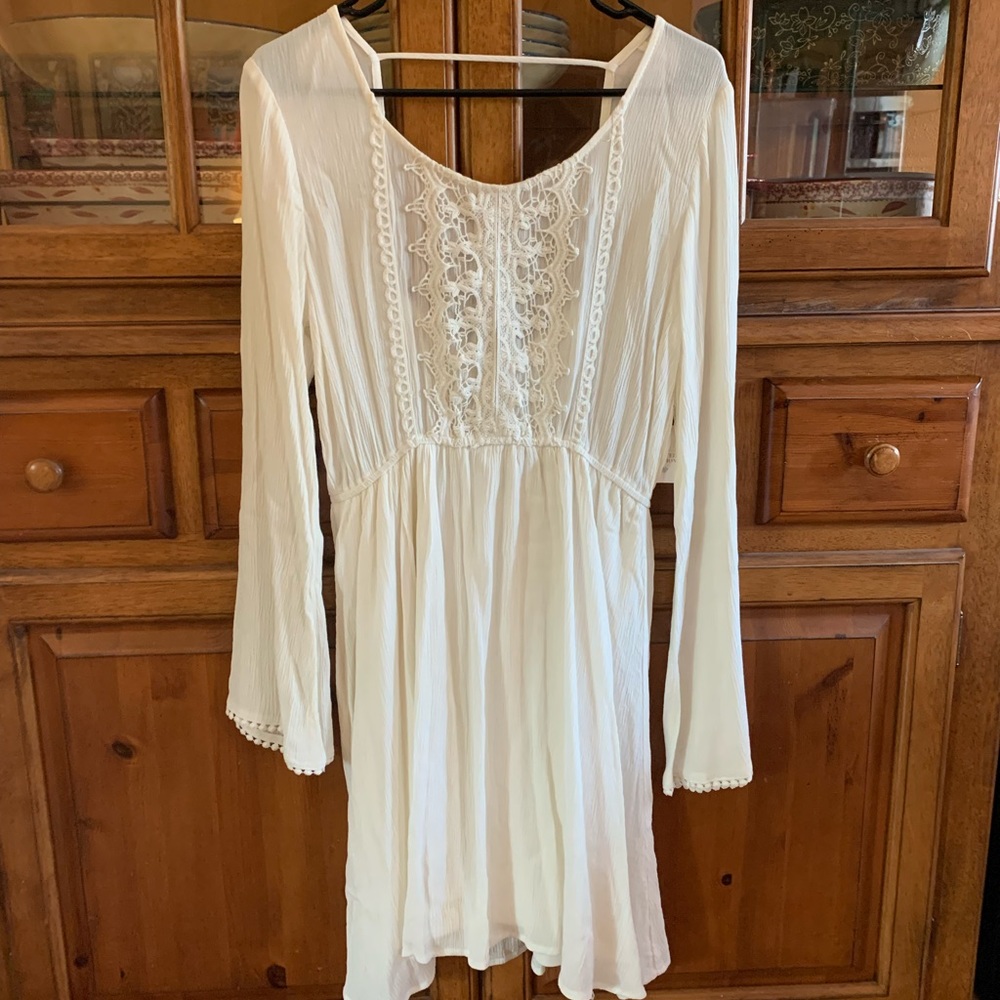 Vanity white long-sleeve dress NWT